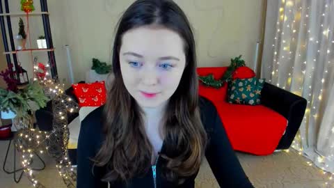 alluringeyess online show from December 14, 2025, 5:18 pm