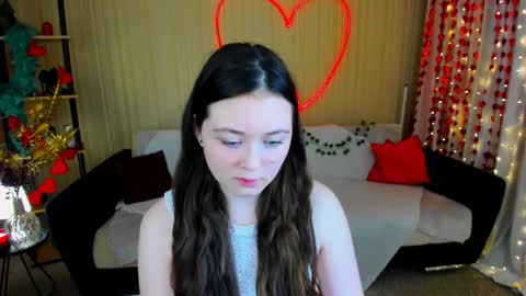 alluringeyess online show from March 10, 2026, 6:24 pm