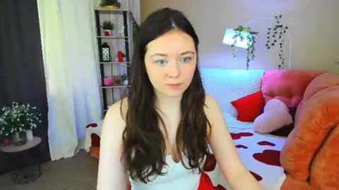 Snapshot of alluringeyess chatting on June 19, 2026, 9:13 am alluringeyess online show from June 19, 2026, 9:13 am