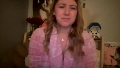 Snapshot of allyanalangel chatting on February 17, 2025, 8:52 am allyanalangel online show from February 17, 2025, 8:52 am