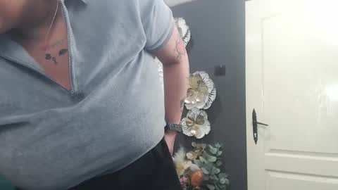         online show from March 26, 2026, 7:52 pm