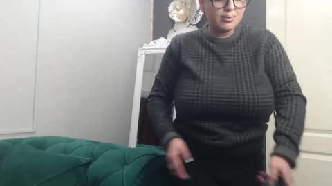         online show from April 10, 2026, 4:12 pm