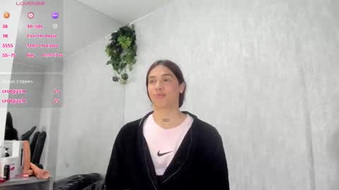 Santy online show from November 13, 2025, 8:41 pm