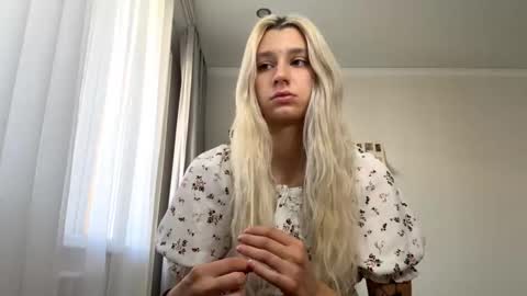 Snapshot of almetazorc chatting on September 9, 2025, 11:10 am Arina online show from September 9, 2025, 11:10 am