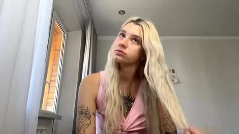 Snapshot of almetazorc chatting on September 11, 2025, 9:20 am Arina online show from September 11, 2025, 9:20 am