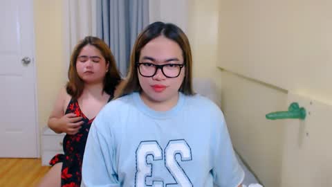 Snapshot of almirablont13 chatting on March 30, 2026, 2:45 am Almira online show from March 30, 2026, 2:45 am