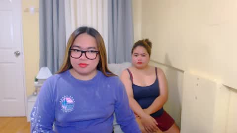 Snapshot of almirablont13 chatting on April 23, 2026, 2:13 am Almira online show from April 23, 2026, 2:13 am