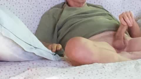 almost 9 online show from October 5, 2025, 1:31 pm