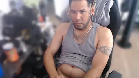 simplyfaded online show from March 9, 2025, 9:57 pm