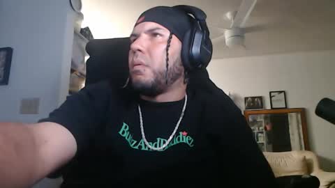 simplyfaded online show from April 19, 2026, 10:58 am