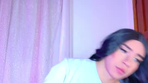 Hazel Bowie online show from March 17, 2026, 4:17 am