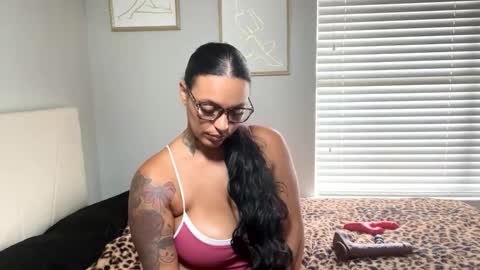 Snapshot of alongcamelexy chatting on October 10, 2025, 7:13 pm alongcamelexy online show from October 10, 2025, 7:13 pm