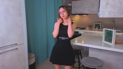 Alorena online show from December 5, 2025, 4:03 pm