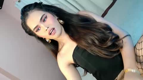 Snapshot of alove_too_last chatting on February 4, 2025, 1:59 pm LEXY online show from February 4, 2025, 1:59 pm