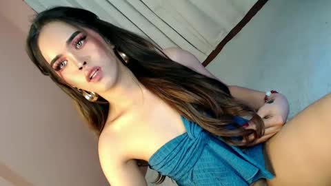 Snapshot of alove_too_last chatting on February 27, 2025, 4:53 pm LEXY online show from February 27, 2025, 4:53 pm