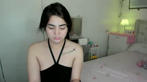 alovelydollnica online show from March 18, 2026, 2:15 am