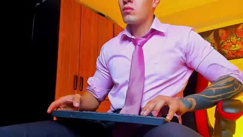 alpha_dominus_ online show from October 7, 2025, 3:14 am