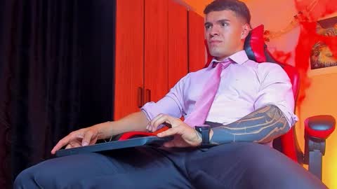 alpha_dominus_ online show from October 17, 2025, 3:42 am