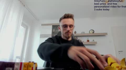 Snapshot of alphaboyfun chatting on October 25, 2025, 12:13 pm Andi online show from October 25, 2025, 12:13 pm