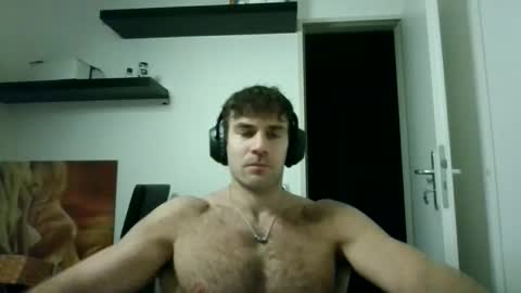 alphah_hunk online show from November 7, 2025, 5:13 pm