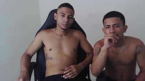 alphas_latins online show from April 15, 2026, 7:58 pm