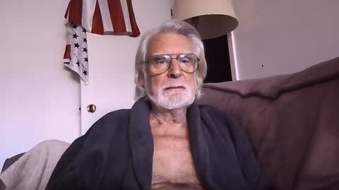 AlphaUniform online show from February 4, 2025, 6:38 pm