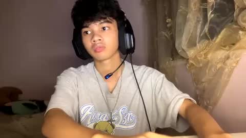 alt_femboy online show from June 17, 2026, 4:52 pm