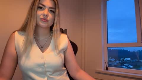 Snapshot of altagraciavaughner chatting on April 15, 2026, 4:47 pm Amelia online show from April 15, 2026, 4:47 pm