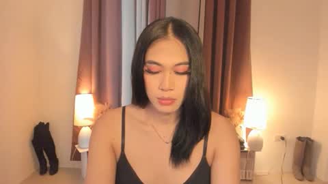 alwina_williams online show from April 8, 2026, 7:08 am