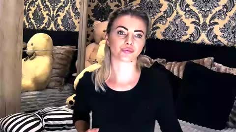 Snapshot of alyblonde chatting on January 10, 2025, 1:41 pm aly online show from January 10, 2025, 1:41 pm