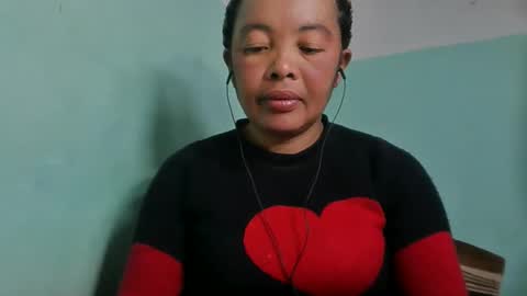 Snapshot of alypierette chatting on June 9, 2026, 5:35 pm alypierette online show from June 9, 2026, 5:35 pm