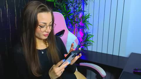 Alyse online show from September 8, 2025, 9:47 pm