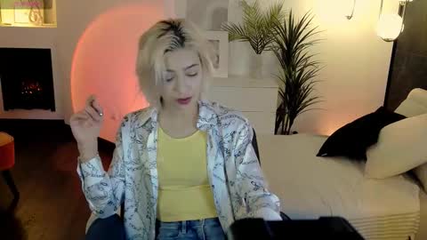 Snapshot of alysiasun chatting on September 8, 2025, 9:25 pm Alysia online show from September 8, 2025, 9:25 pm