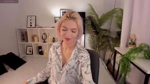 Snapshot of alysiasun chatting on September 15, 2025, 1:44 pm Alysia online show from September 15, 2025, 1:44 pm