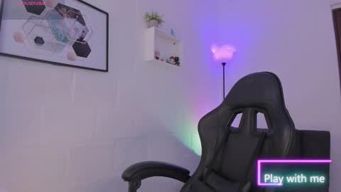 Alyson online show from November 28, 2025, 1:25 pm