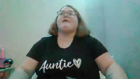 Snapshot of alyssa6960545 chatting on November 1, 2025, 10:45 pm Lily online show from November 1, 2025, 10:45 pm