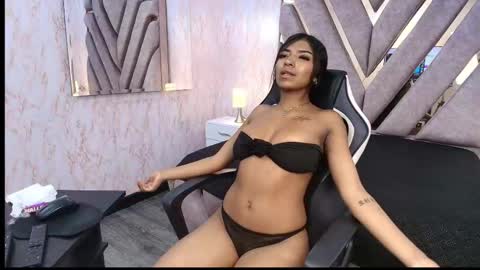 Alyssa  online show from November 29, 2025, 12:30 pm