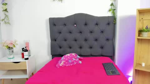 alyssa_joness online show from February 26, 2025, 4:14 am