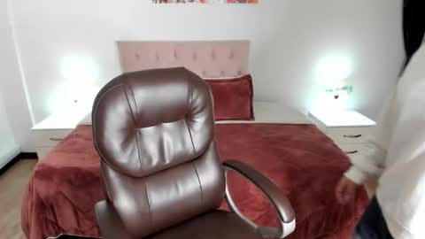 alyssia wolds online show from February 7, 2025, 12:17 pm