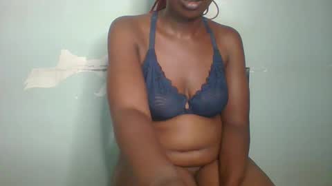 Snapshot of am_creme_delight chatting on May 24, 2026, 9:03 am am_creme_delight online show from May 24, 2026, 9:03 am