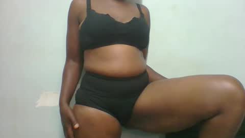 Snapshot of am_creme_delight chatting on May 26, 2026, 1:40 pm am_creme_delight online show from May 26, 2026, 1:40 pm