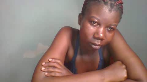 Snapshot of am_creme_delight chatting on May 28, 2026, 4:32 am am_creme_delight online show from May 28, 2026, 4:32 am