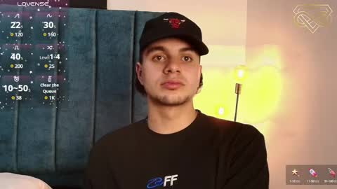 Snapshot of amadeo_wild chatting on January 10, 2025, 12:26 pm Amadeo Wild online show from January 10, 2025, 12:26 pm