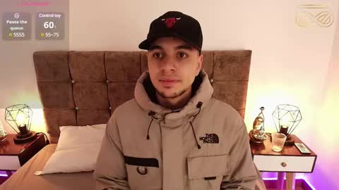 Snapshot of amadeo_wild chatting on January 25, 2025, 3:20 pm Amadeo Wild online show from January 25, 2025, 3:20 pm