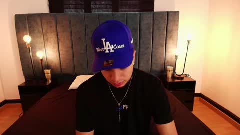 Snapshot of amadeo_wild chatting on February 15, 2025, 3:39 pm Amadeo Wild online show from February 15, 2025, 3:39 pm