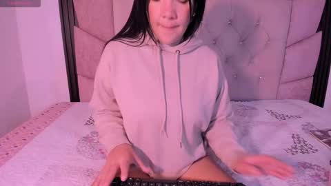 Snapshot of amaiarojas7 chatting on September 28, 2025, 12:32 pm Amaia online show from September 28, 2025, 12:32 pm