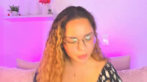 Snapshot of amalia_bennet chatting on February 24, 2025, 11:19 pm amalia bennet online show from February 24, 2025, 11:19 pm