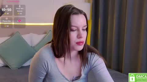 Amalia online show from December 17, 2025, 1:06 pm