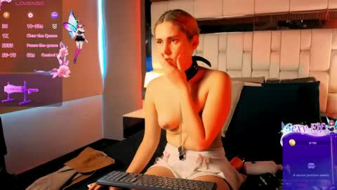 Snapshot of amaliamartinez77 chatting on May 4, 2026, 2:35 pm Ameliamartinez77 online show from May 4, 2026, 2:35 pm