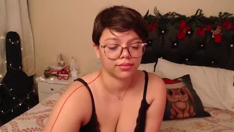 Snapshot of amand1_sweet chatting on December 6, 2024, 5:11 pm online show from December 6, 2024, 5:11 pm